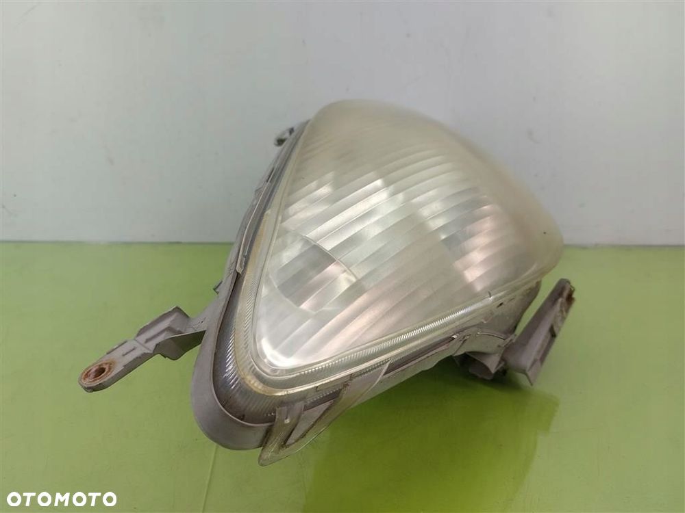 Reflektor lampa przód prawa Toyota Corolla Verso I 2001-2004 UPM60GF20 - 5