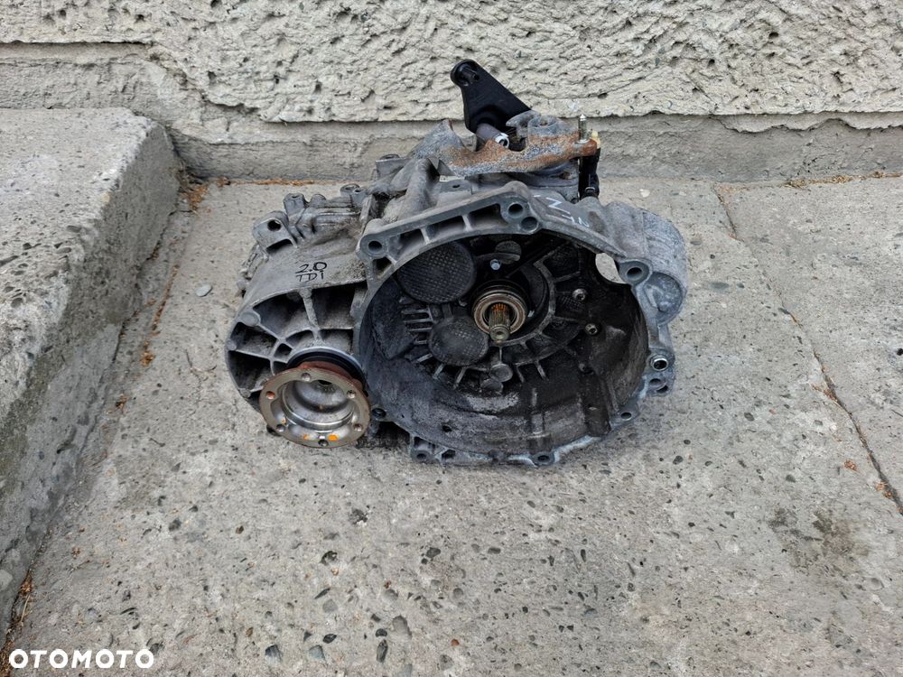 SKRZYNIA 2.0 TDI NFU VW PASSAT B7 GOLF SCIROCCO - 2