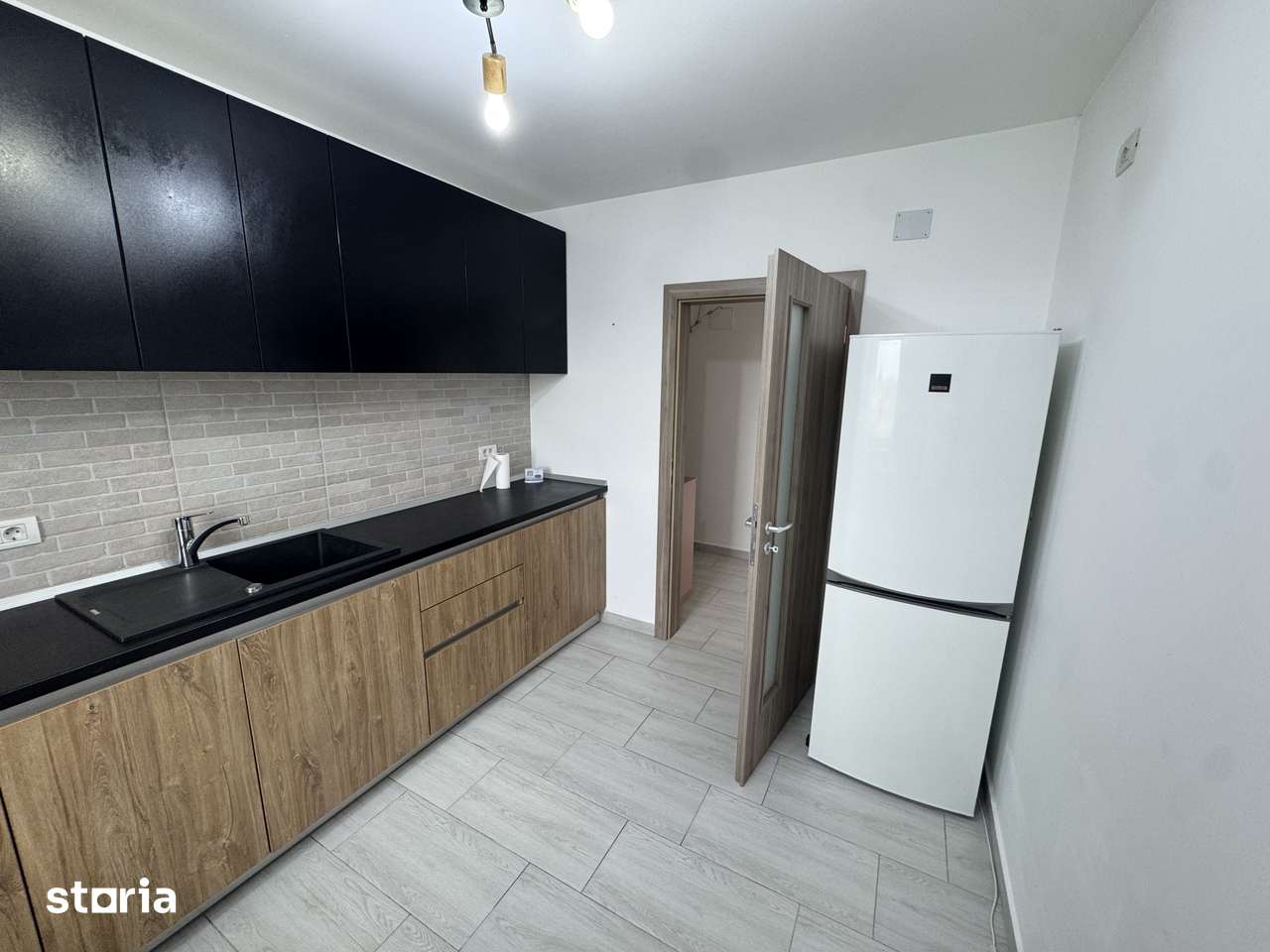 2 camere Mobilat si utilat – 52 mp - ideal pentru locuit sau investi — fotografia 3