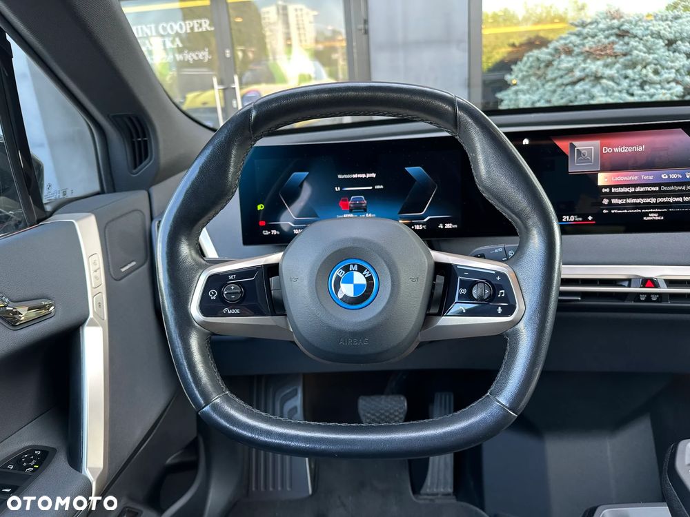 BMW iX xDrive40 76.6kWh Essence - 23