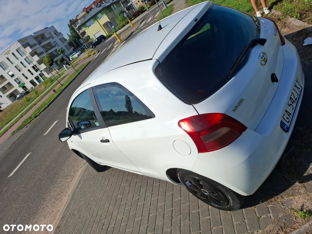 Toyota Yaris 1.0 Luna A/C - 8