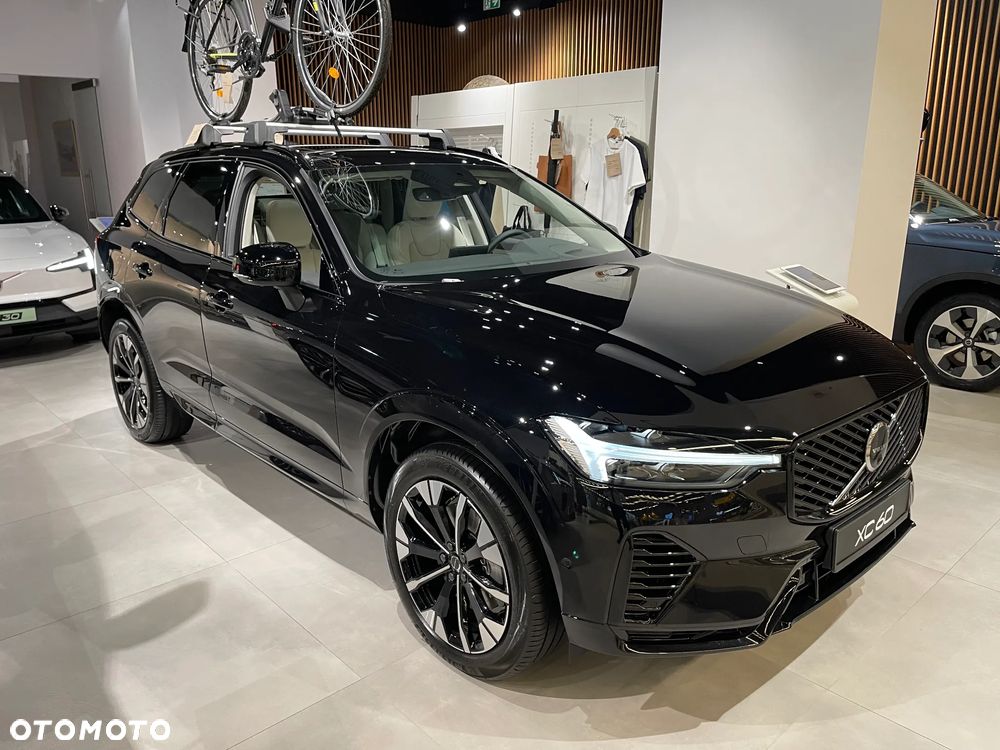 Volvo XC 60 T6 Plug-In Hybrid AWD Ultra Dark - 4