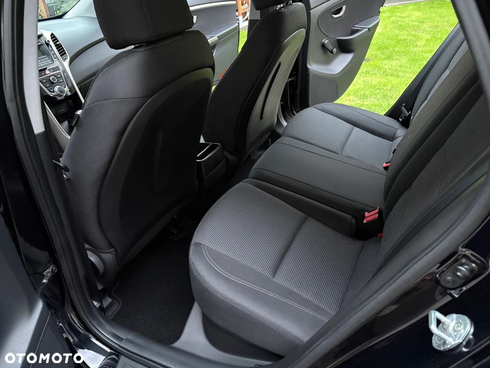 Hyundai i30 blue 1.4 Classic - 13