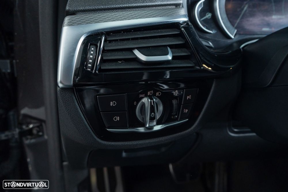 BMW 530 e Pack M - 23