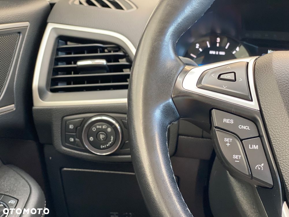 Ford S-Max 2.0 EcoBlue Titanium - 24