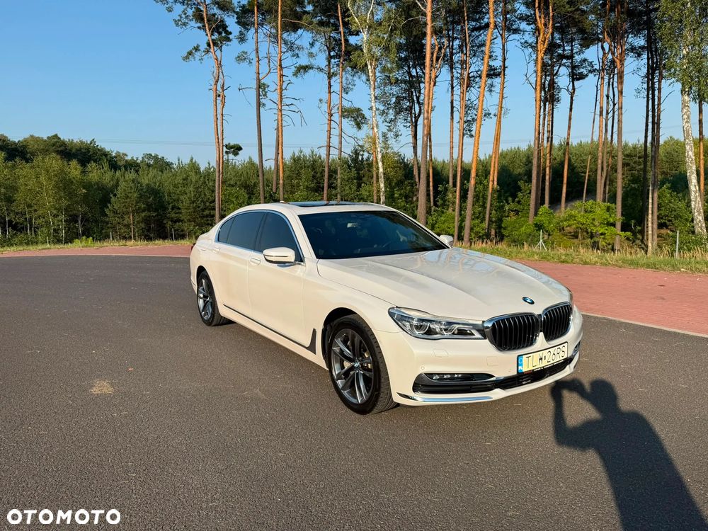 BMW Seria 7 750i xDrive - 14
