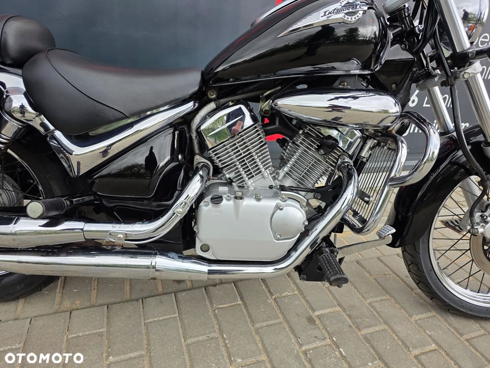 Suzuki Intruder - 22