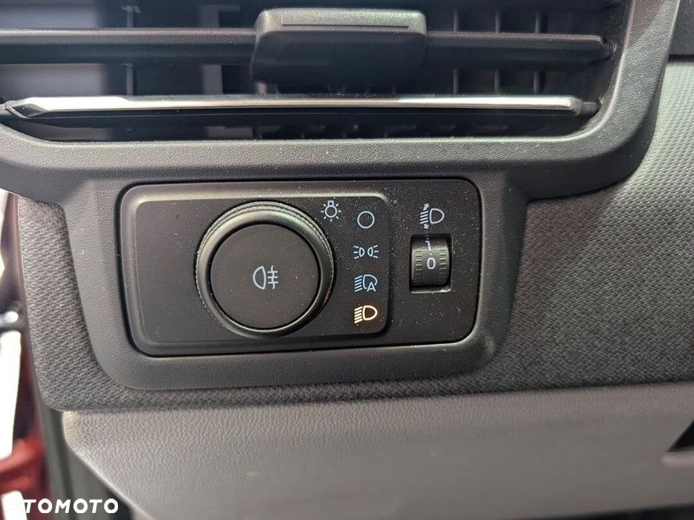 Ford Tourneo Custom - 11