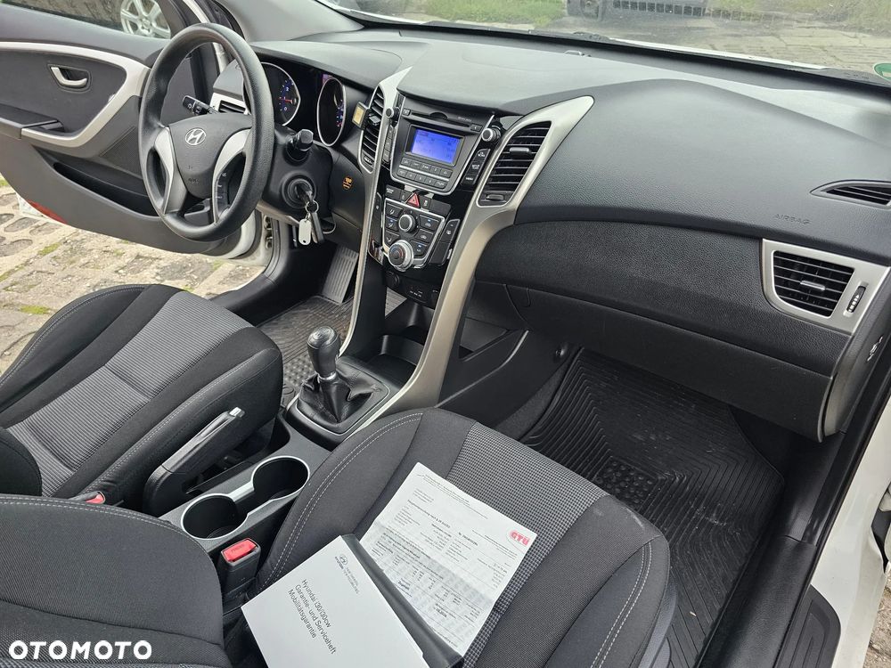 Hyundai i30 1.4 Intro Edition - 16