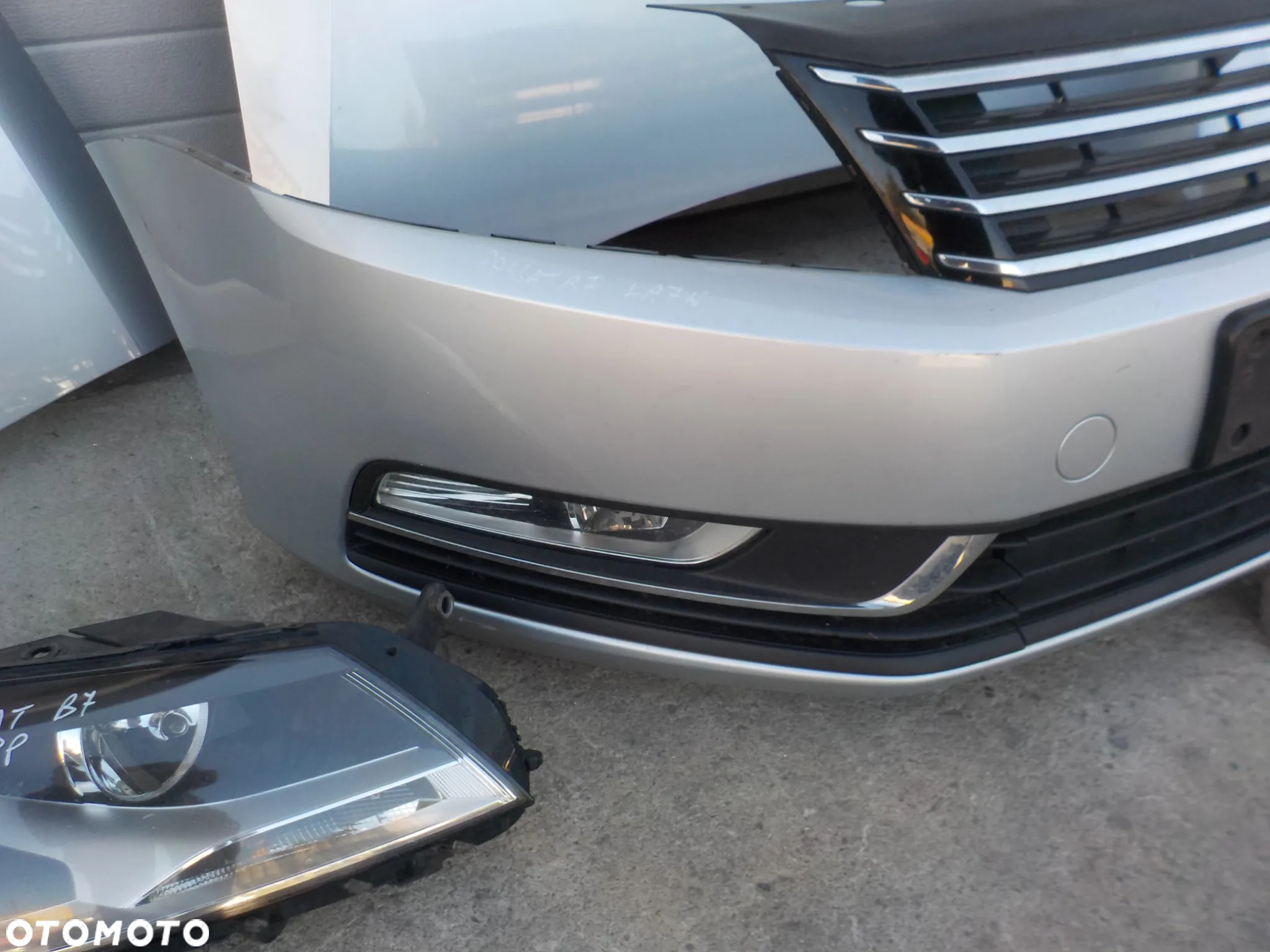 VOLKSWAGEN PASSAT B7 2.0 TDI PRZÓD MASKA ZDERZAK BŁOTNIKI PAS PRZEDNI Z CHŁODNICAMI LAMPY ANGIELSKIE - 11