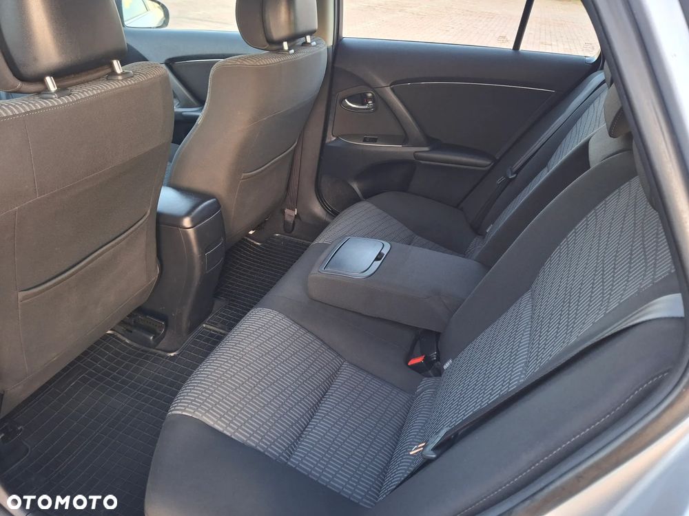 Toyota Avensis 1.8 Executive - 19