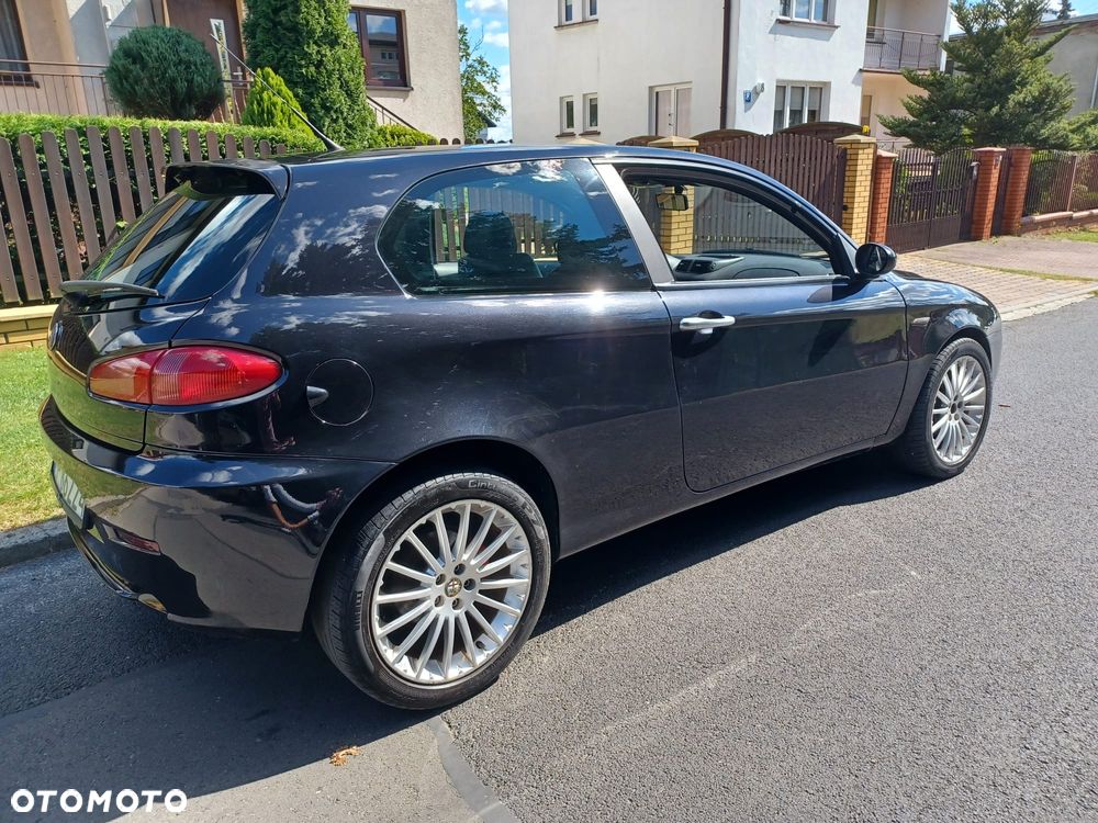 Alfa Romeo 147 1.6 Twin Spark Black Line - 2