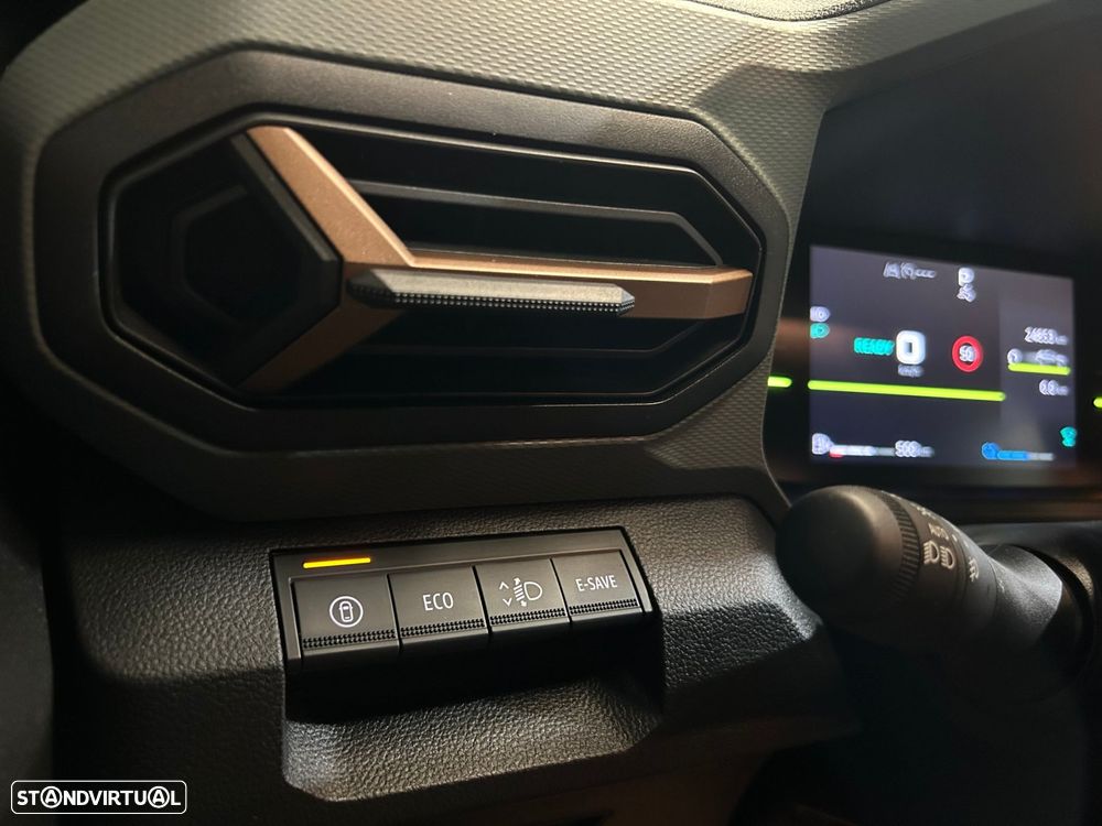 Dacia Duster 1.6 Hybrid Extreme - 41