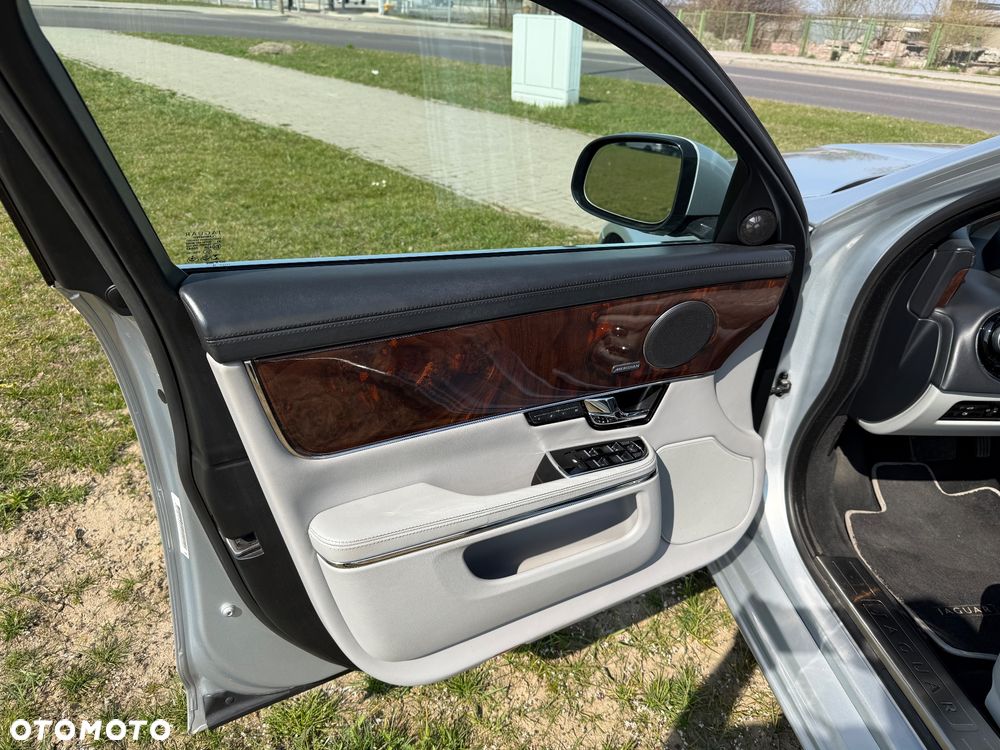 Jaguar XJ 3.0 V6 Kompressor AWD Premium Luxury - 3