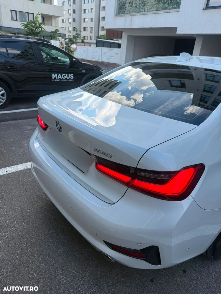BMW Seria 3 330i AT - 5