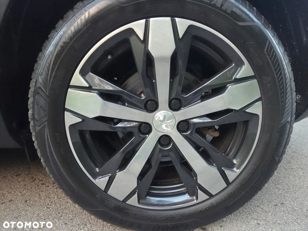 Peugeot 3008 1.5 BlueHDi Allure Pack S&S EAT8 - 28