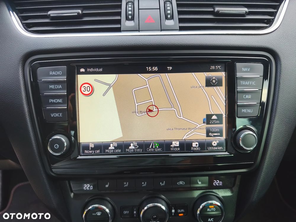Skoda Octavia 2.0 TDI DSG RS - 29