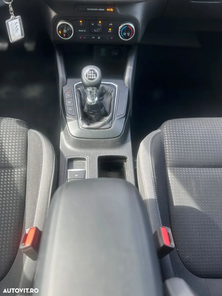 Ford Focus 1.0 EcoBoost Connected - 27