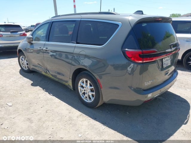 Chrysler Pacifica - 5