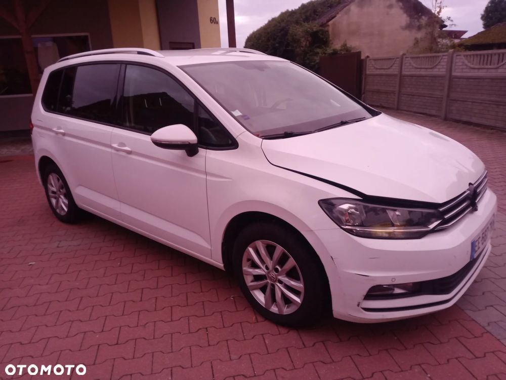 Volkswagen Touran - 1