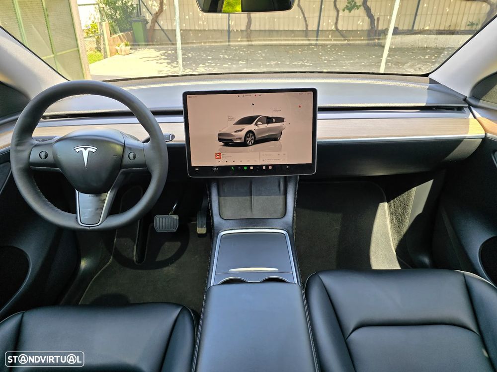 Tesla Model Y Standard - 10