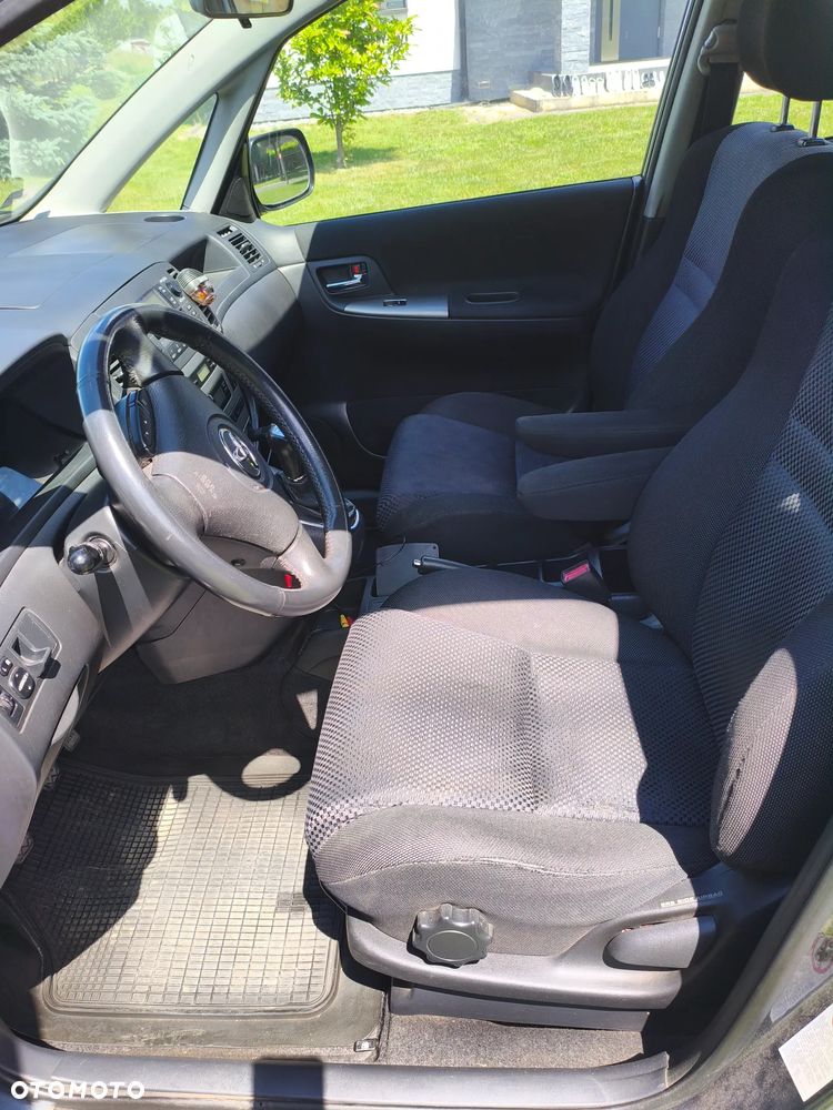 Toyota Corolla Verso 2.0 D-4D Sol - 8