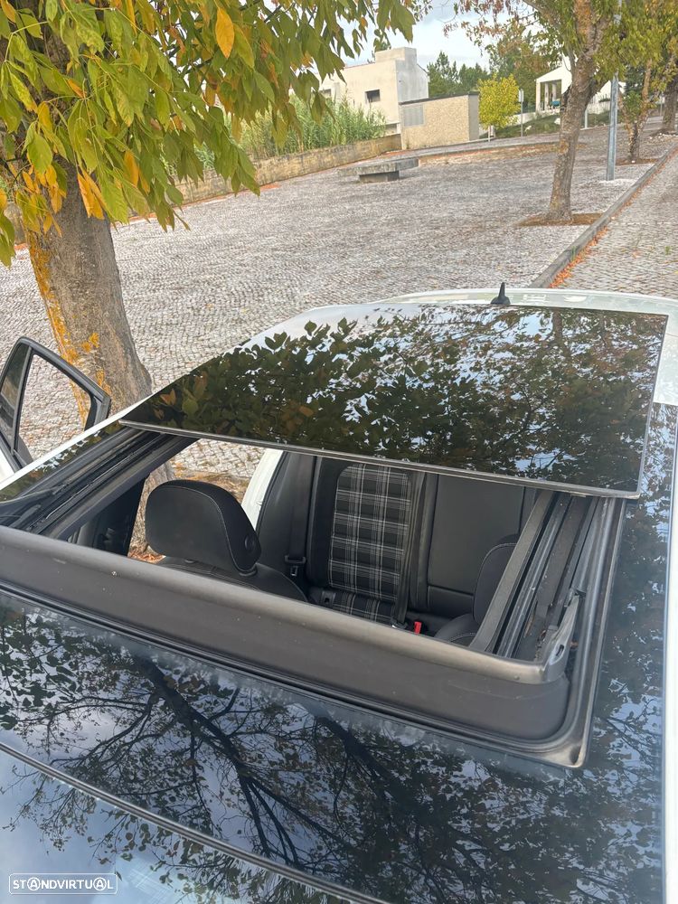 VW Golf 2.0 TDi GTD - 38