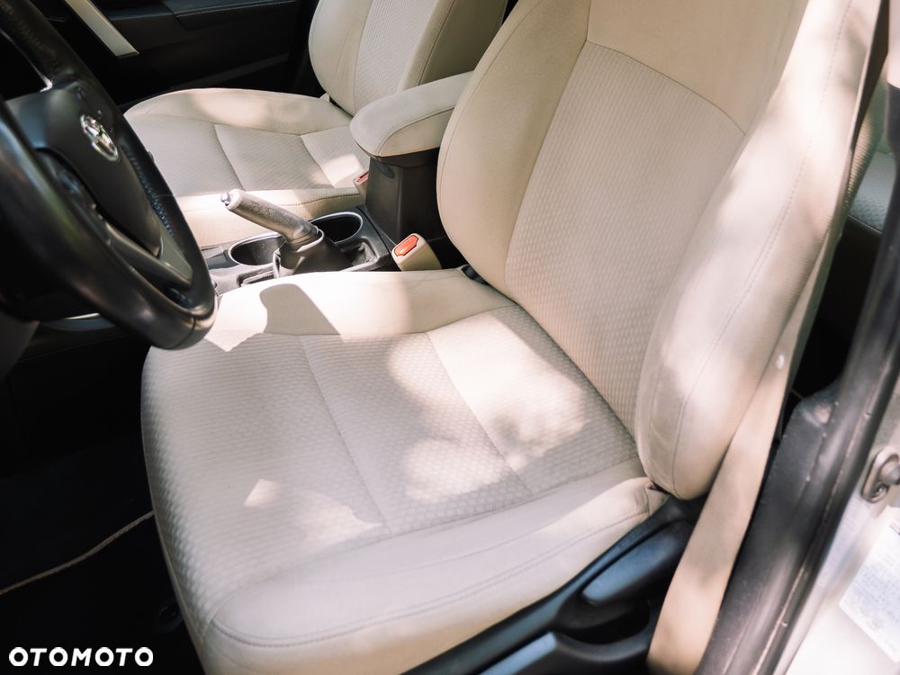 Toyota Corolla - 28