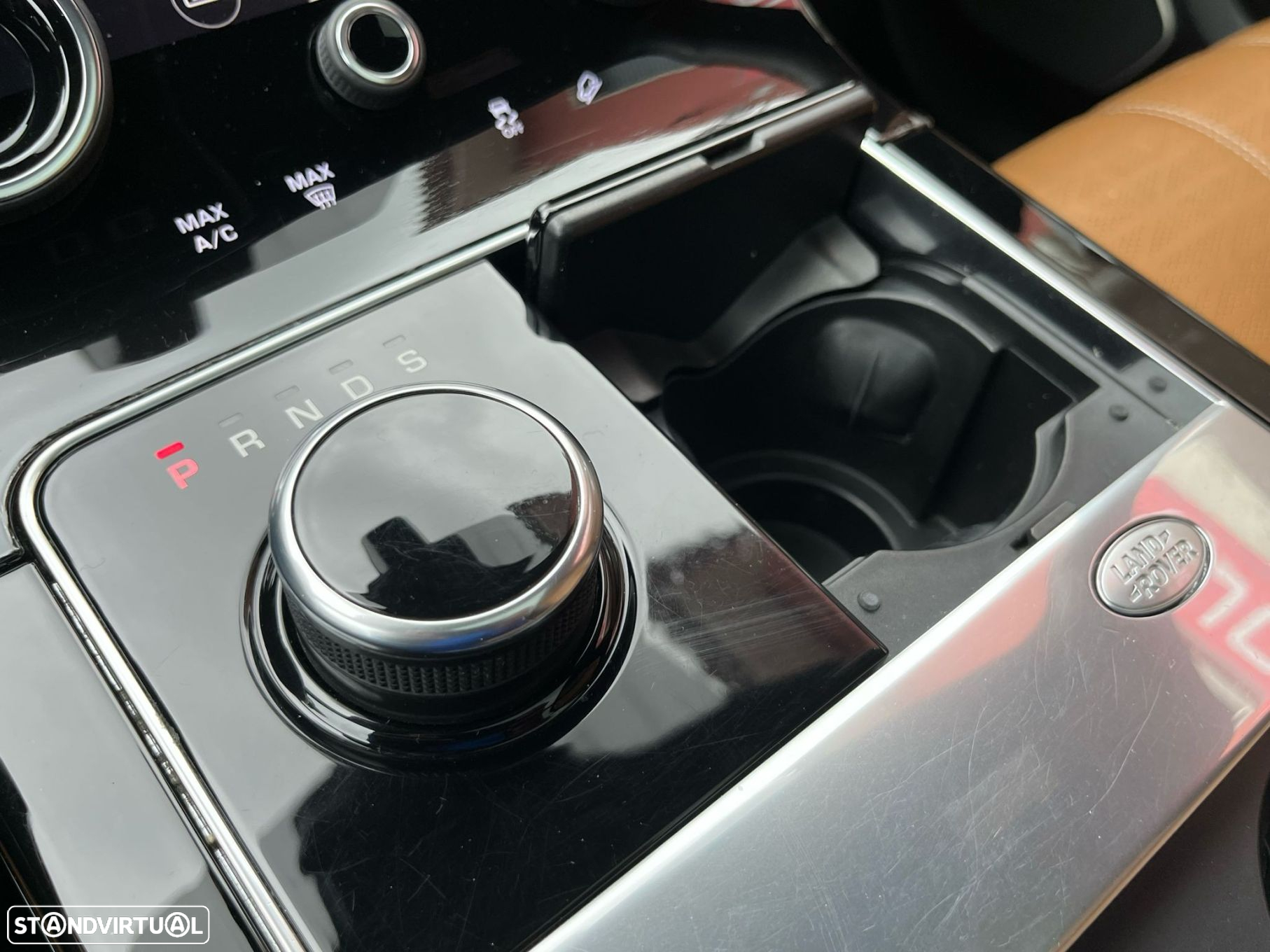 Land Rover Range Rover Velar 3.0 D R-Dynamic SE - 25