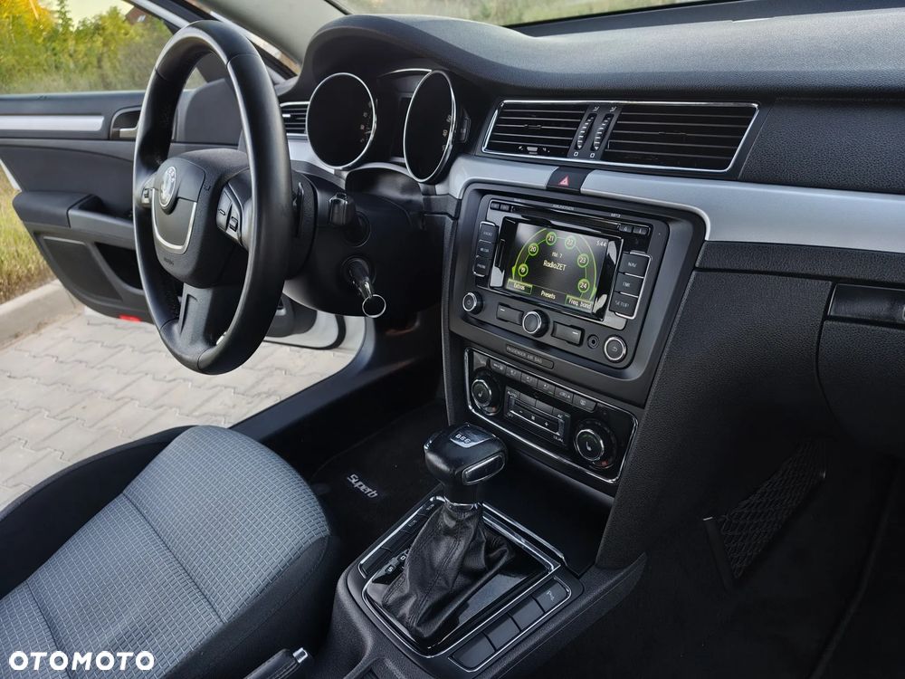 Skoda Superb 2.0 TDI DSG Ambition - 37