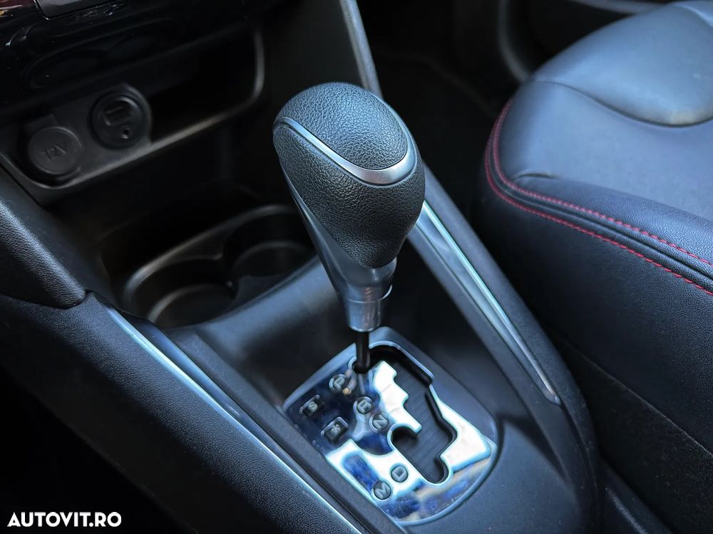 Peugeot 208 - 22