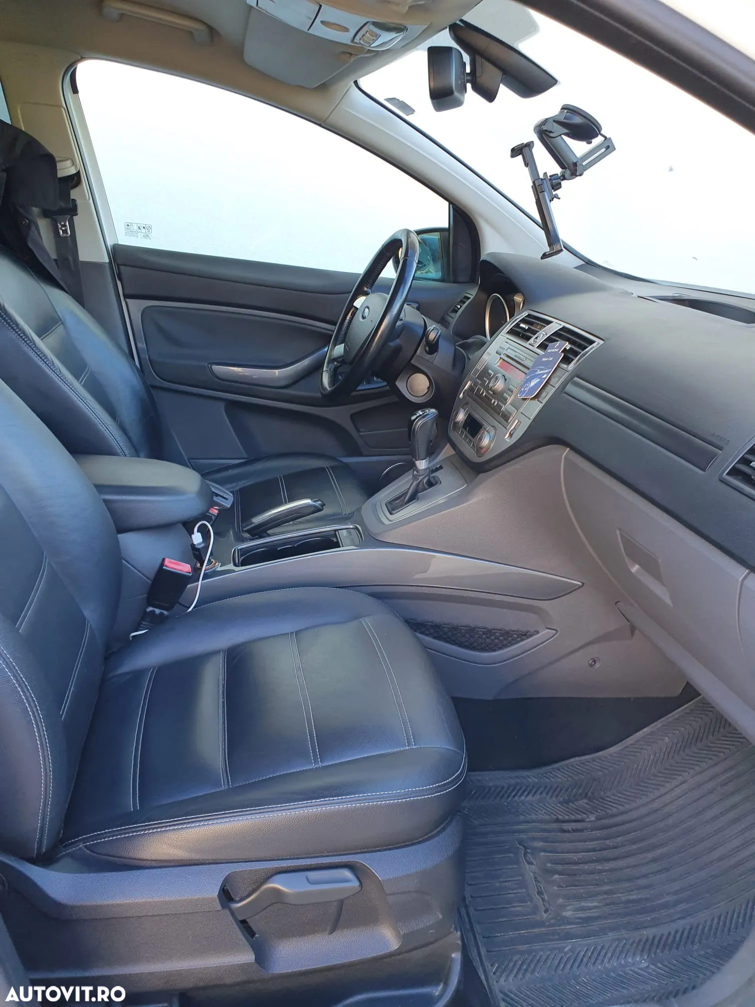 Ford Kuga - 12