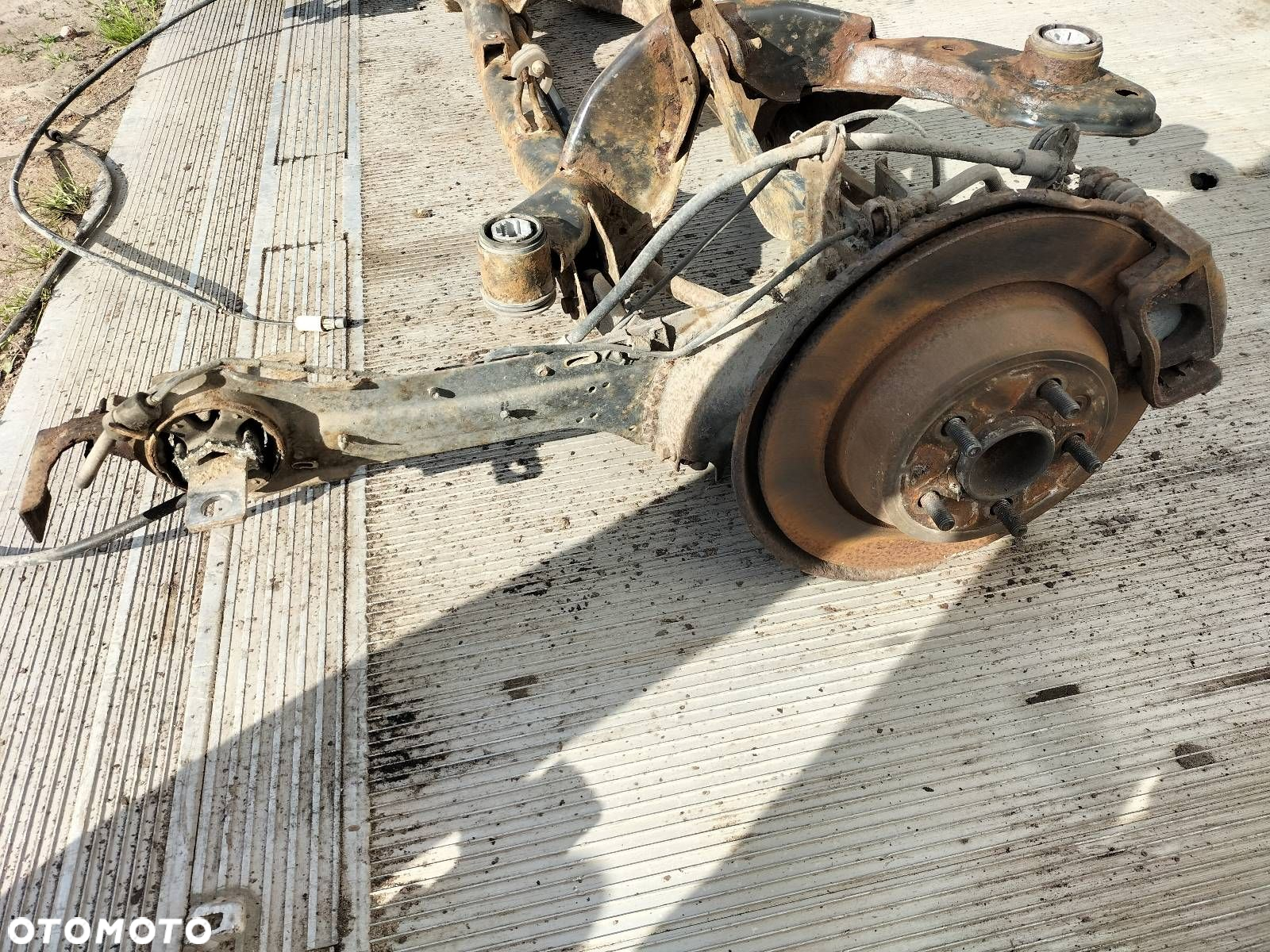 KOMPLETNE ZAWIESZENIE BELKA SANKI TYŁ WAHACZE PIASTY MONDEO MK4 HB 5D - 4