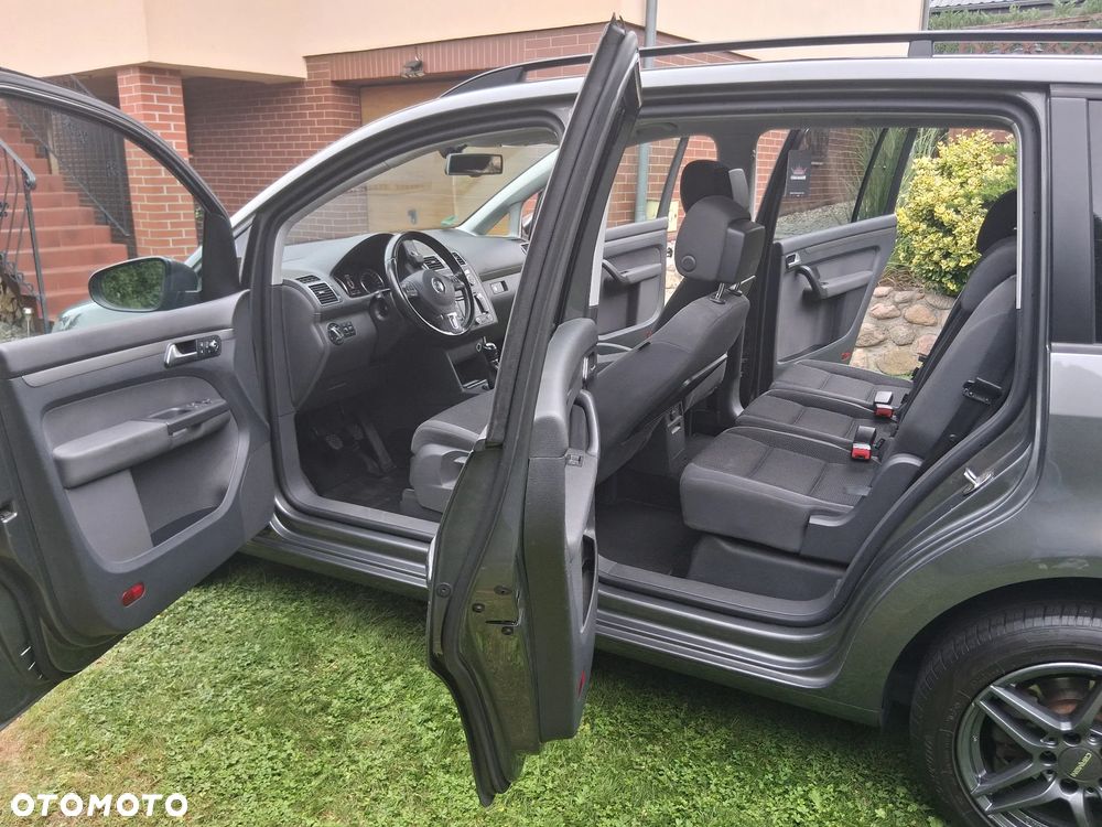 Volkswagen Touran 1.6 TDI DPF BlueMot Comfortline - 6
