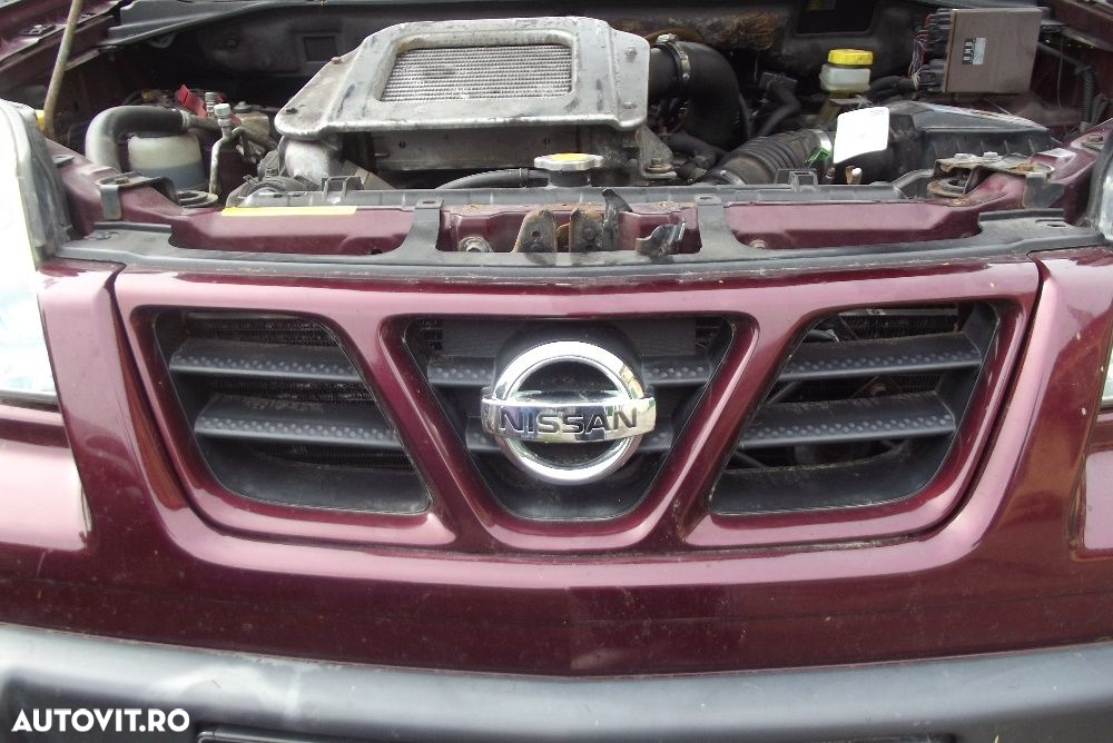 Grila Nissan X Trail t30 2001-2007 grila cu emblema dezmembrez X Trail - 2