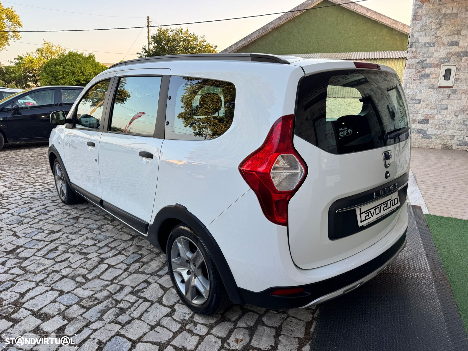 Dacia Lodgy 1.5 Blue dCi Stepway 7L - 6