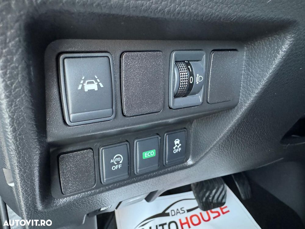 Nissan Qashqai 1.6 DCI Xtronic TEKNA - 26