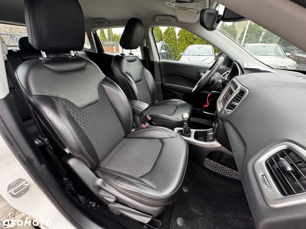 Jeep Compass 1.4 MultiAir Longitude - 37