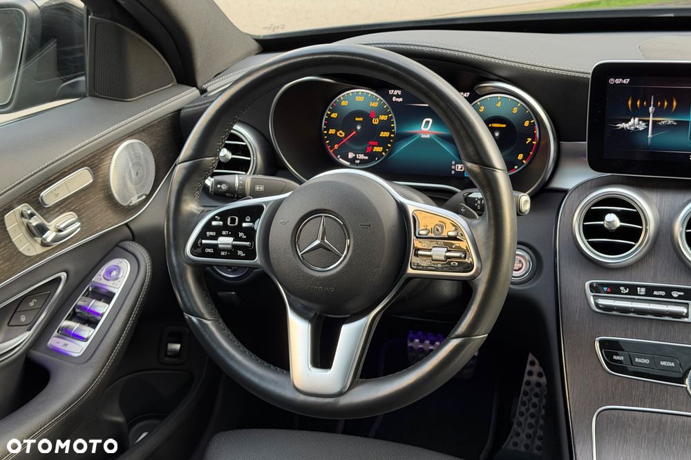Mercedes-Benz Klasa C 300 4MATIC 9G-TRONIC - 9
