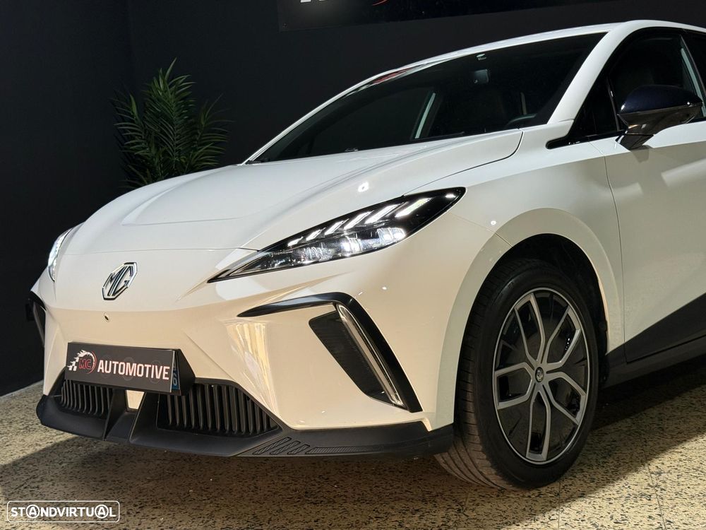 MG MG4 64 kWh Luxury - 8