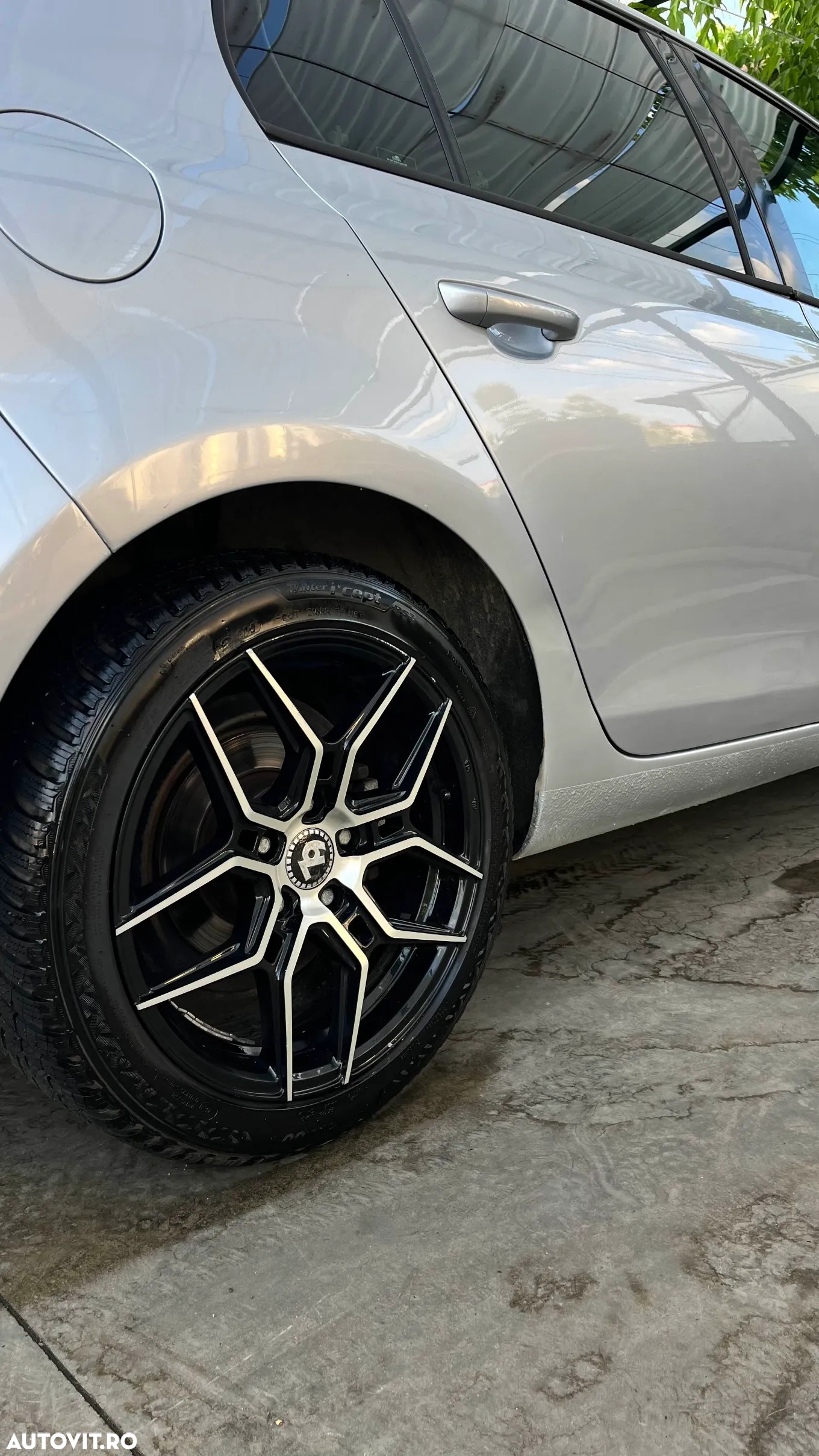 Volkswagen Golf 1.6 Comfortline - 4