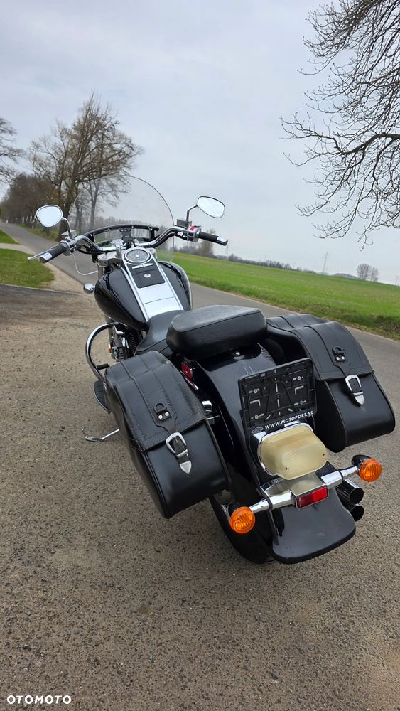 Suzuki Intruder - 24