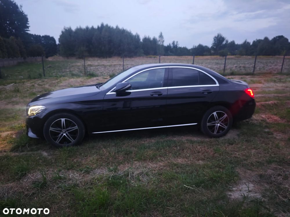 Mercedes-Benz Klasa C 180 9G-TRONIC - 9