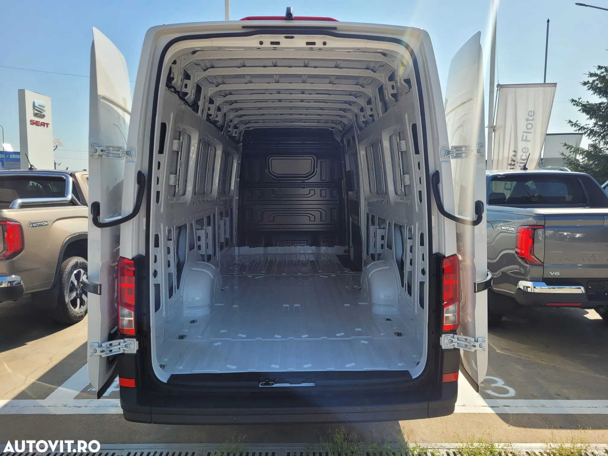 Volkswagen Crafter 35 Furgon L4H3 140CP M6 - 15