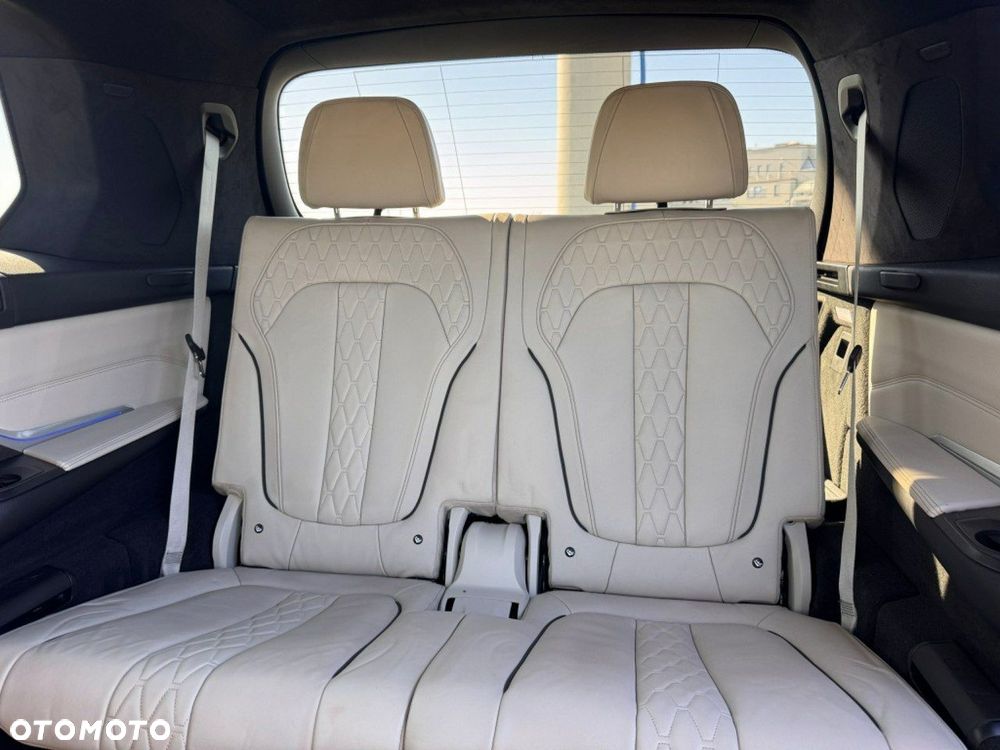 BMW X7 - 26