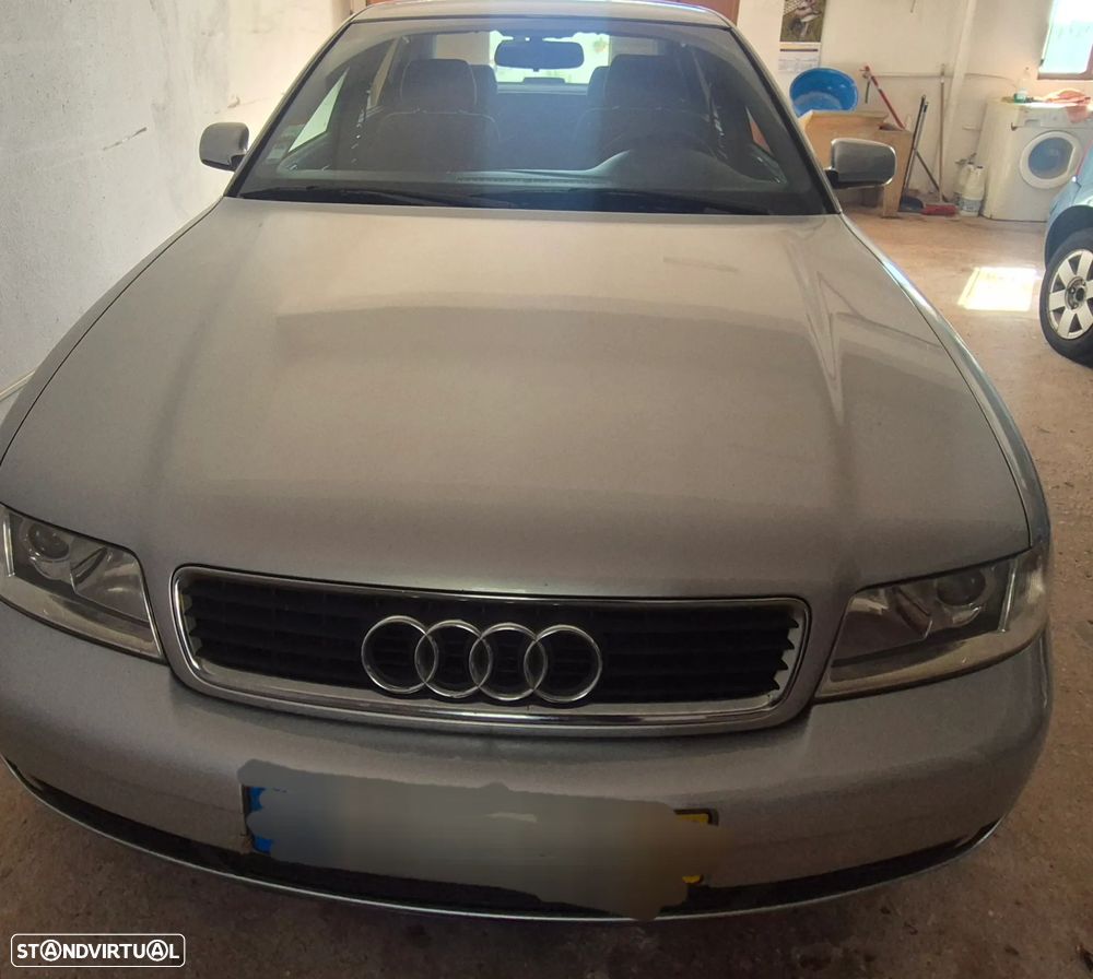 Audi A4 1.9 TDI Attraction - 1