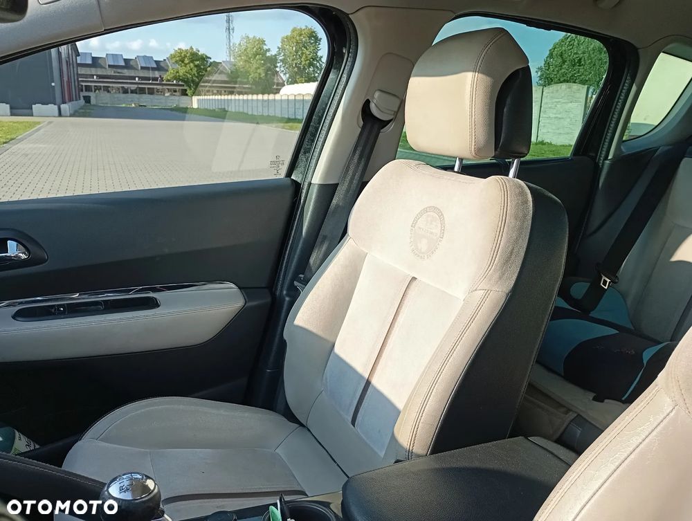 Peugeot 3008 HDi 115 Allure - 13