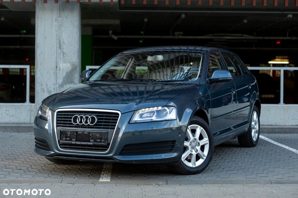 Audi A3 Sportback - 1