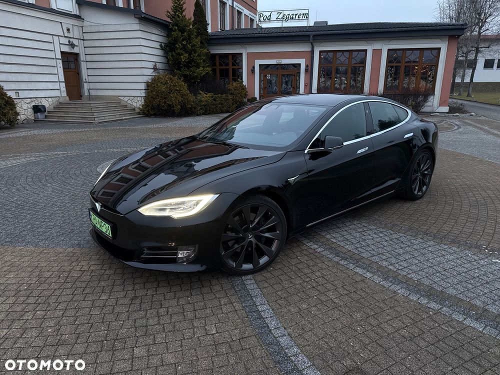 Tesla Model S - 11