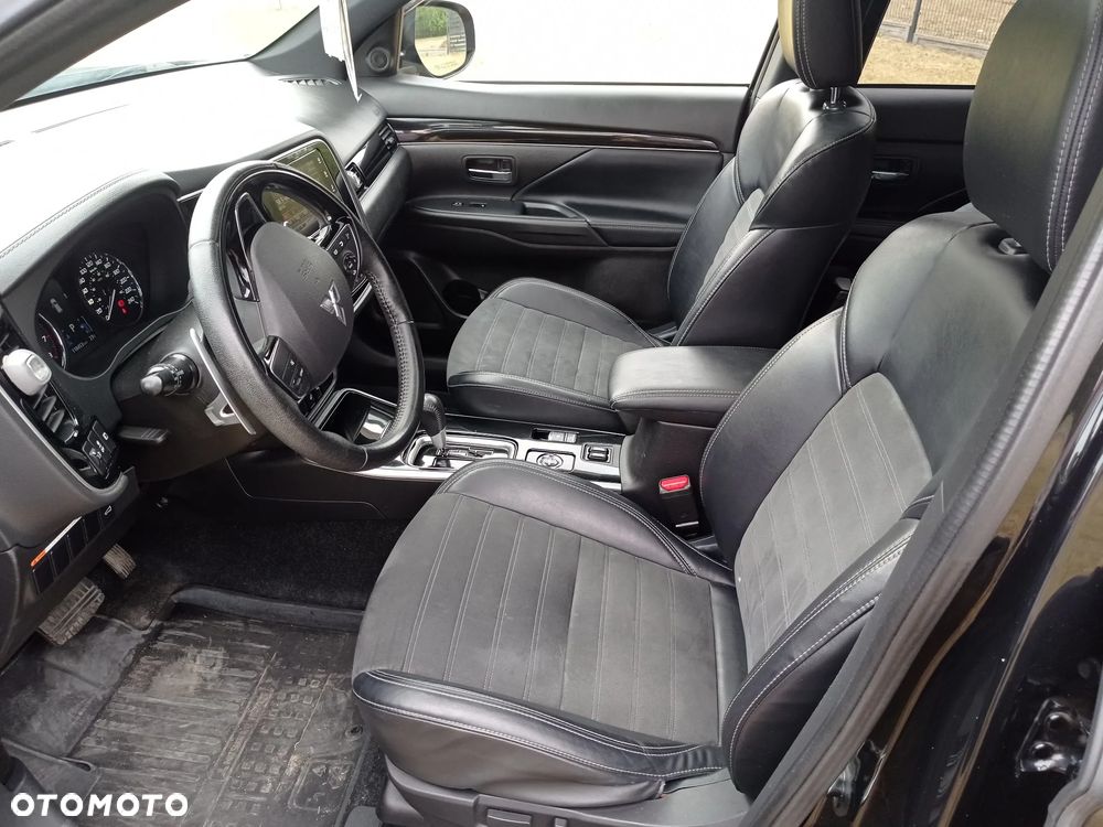 Mitsubishi Outlander - 31